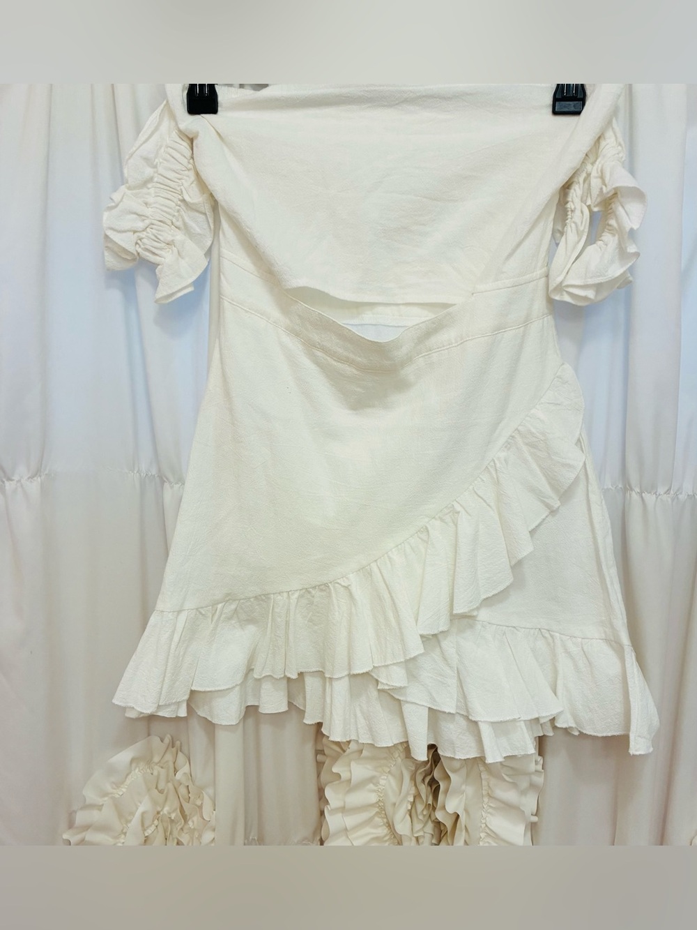Off-Shoulder White Ruffle Dress🌸 - Picture 2 of 7